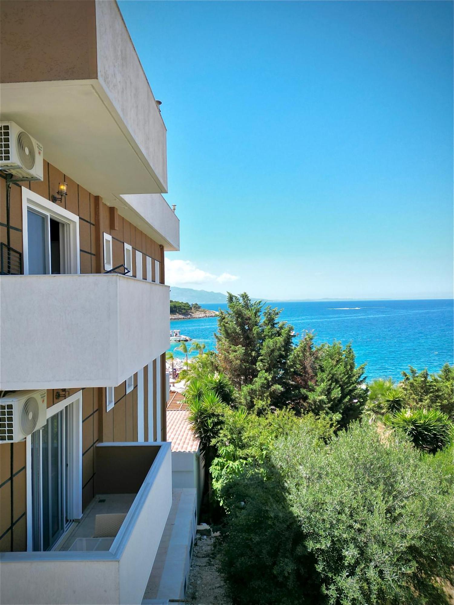 Mucobega Hotel Sarande Exterior photo