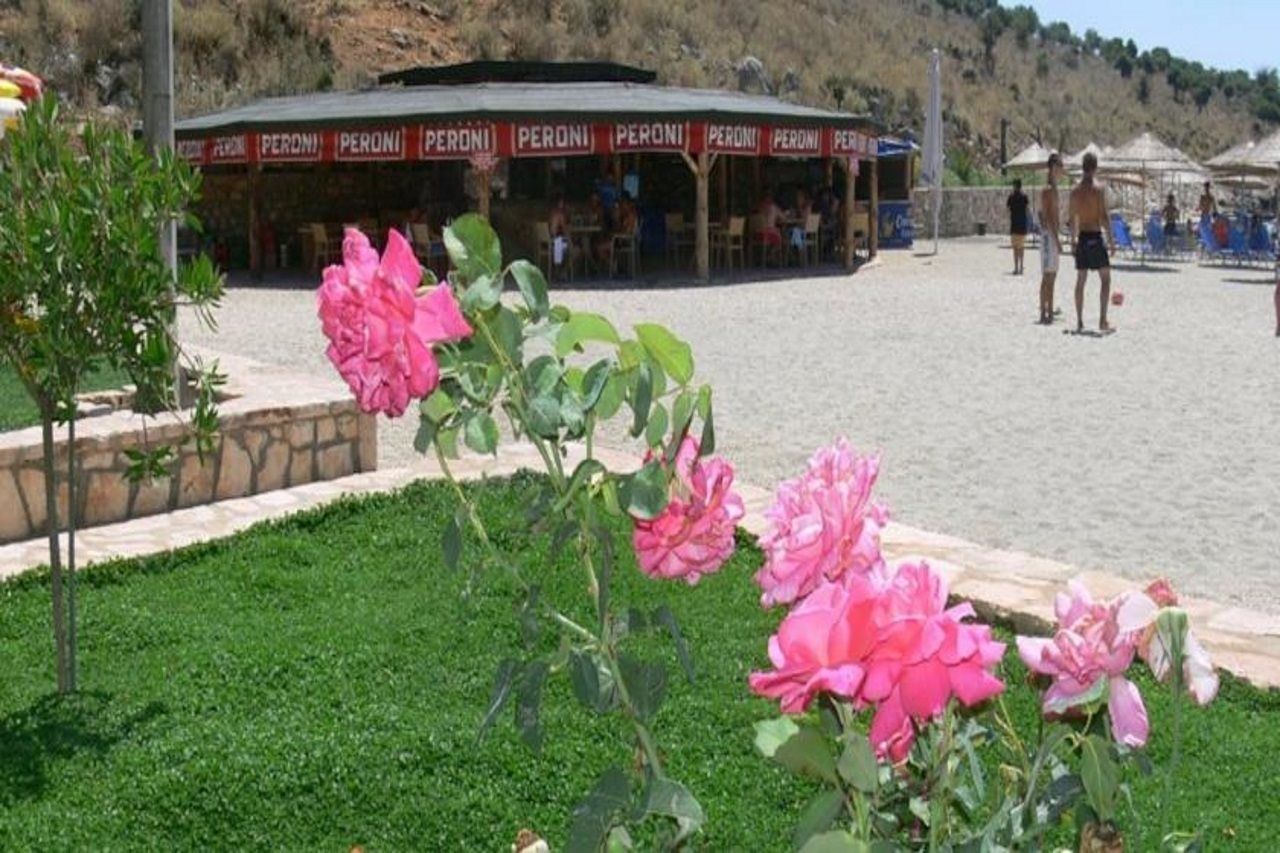 Mucobega Hotel Sarande Exterior photo