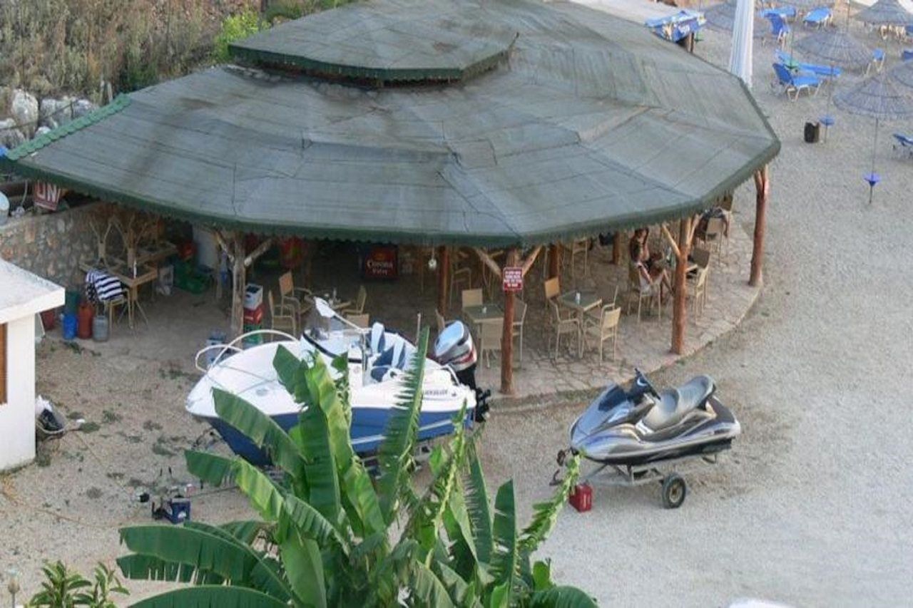 Mucobega Hotel Sarande Exterior photo
